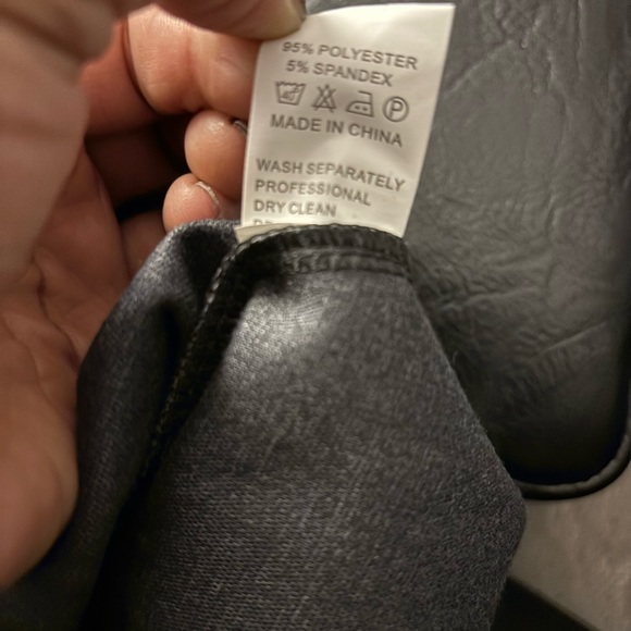 Cute V Dress - Picture 3 of 6